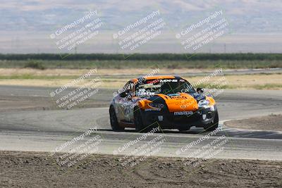 media/Jun-01-2024-CalClub SCCA (Sat) [[0aa0dc4a91]]/Group 5/Race/